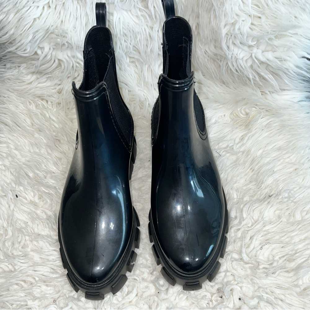 ASOS DESIGN Giana Chunky Chelsea Rain Boots (Black)